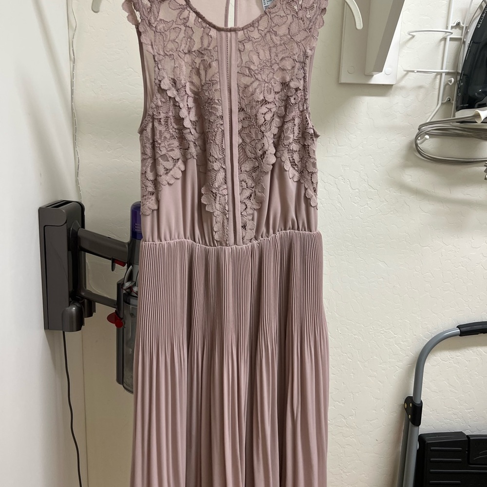 H&M only wore 2 times does not fit anymore. Bought it for 70$ - Picture 2 of 3